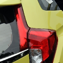 Rearlamp Menjulang ke Atas