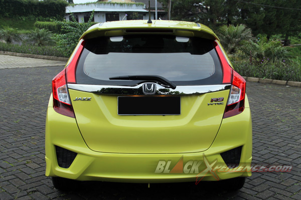 Lampu, Bumper, dan Spoiler Belakang Baru