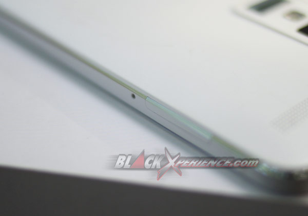 Vivo Xplay 3S - kartu SIM dan Micro SD