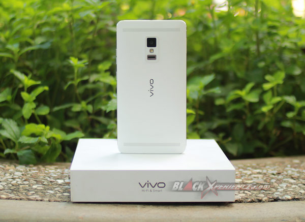 Vivo Xplay 3S - Tampak Belakang