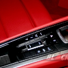 Pusat Pengaturan Perfoma ada di Center Console