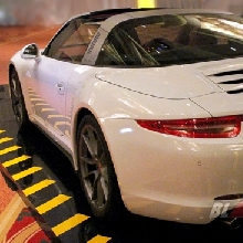 Model Ini Meneruskan Legenda Targa