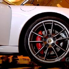 Velg 20 dengan Rem Brembo