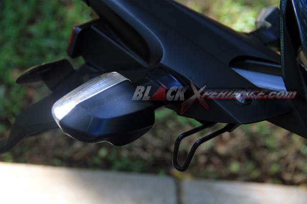 Gantungan Helm Tetap Disesuaikan Dengan kebutuhan