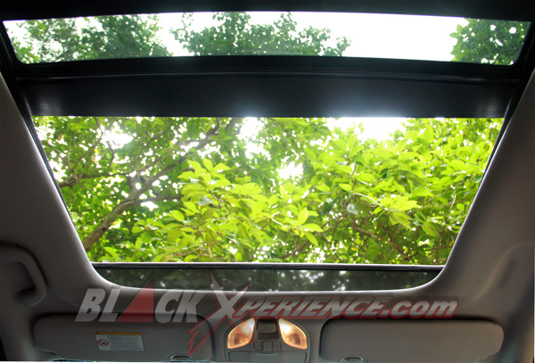 Atap Kaca dengan Sunroof