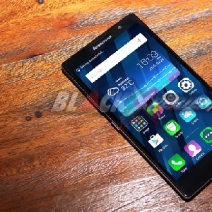 Sisi lain Lenovo P90