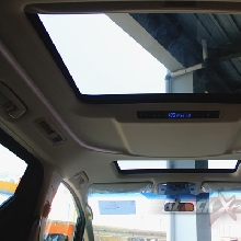 Sunroof Pengemudi dan Penumpang Belakang
