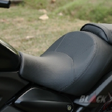 Jok Pengemudi Lebar dan Tebal