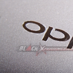 Oppo R5 - Belakang, Logo Oppo