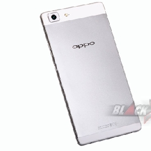 Oppo R5 - Tampak Belakang
