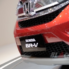 Lower Bumper Pakai Aksen Silver Khas SUV Honda