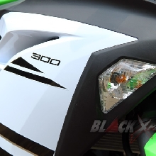 Lampu sein menyatu dengan bodi