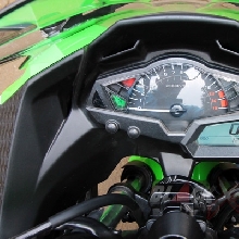 Spidometer analog berpadu dengan digital