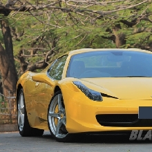 Masih Satu Keluarga Ferrari 458 