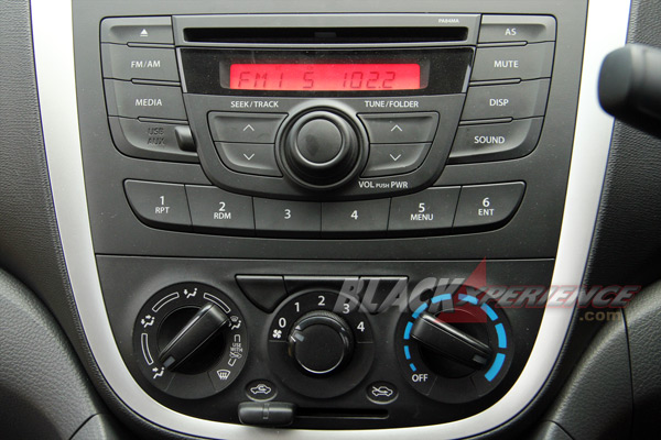 Sistem Hiburan masih Single Din