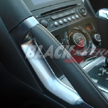 Ada Pegangan Tangan di Konsol Tengah