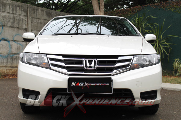 Merasakan Sensasi Berkendara Dengan Sedan Legendaris Honda