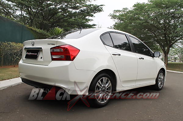 Merasakan Sensasi Berkendara Dengan Sedan Legendaris Honda