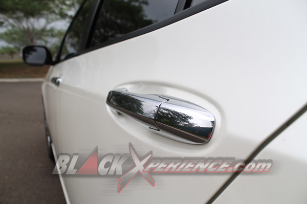 Merasakan Sensasi Berkendara Dengan Sedan Legendaris Honda