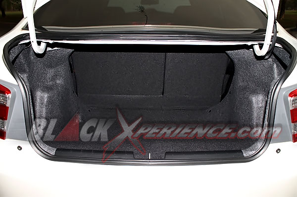 Merasakan Sensasi Berkendara Dengan Sedan Legendaris Honda