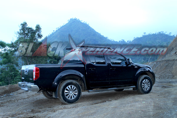 Berpetualang Bersama Nissan Navara Sports Version