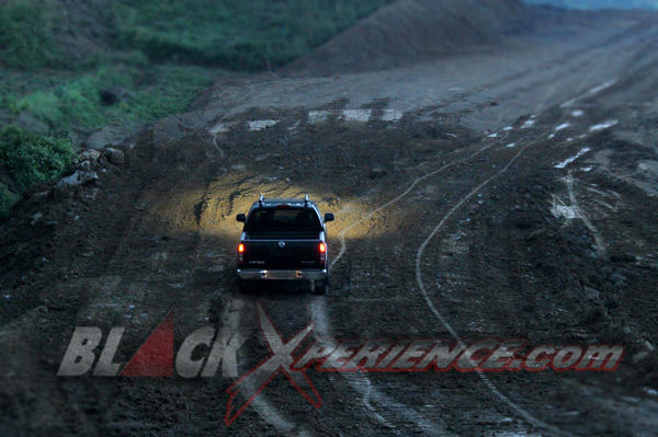 Berpetualang Bersama Nissan Navara Sports Version