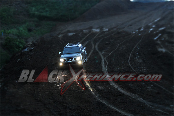 Berpetualang Bersama Nissan Navara Sports Version