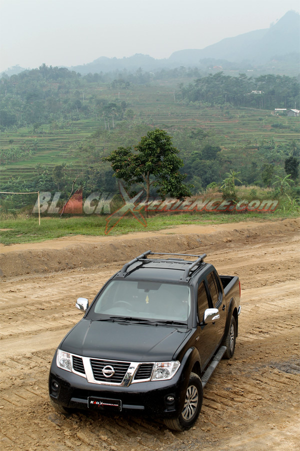 Berpetualang Bersama Nissan Navara Sports Version