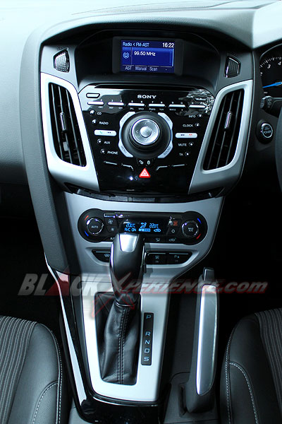 Menguji All-New Ford Focus Dengan Teknologi Pintarnya