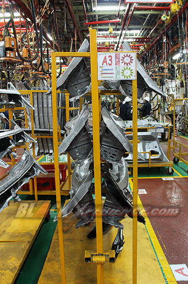 Melihat Proses Perakitan Subaru XV Langsung Dari Malaysia