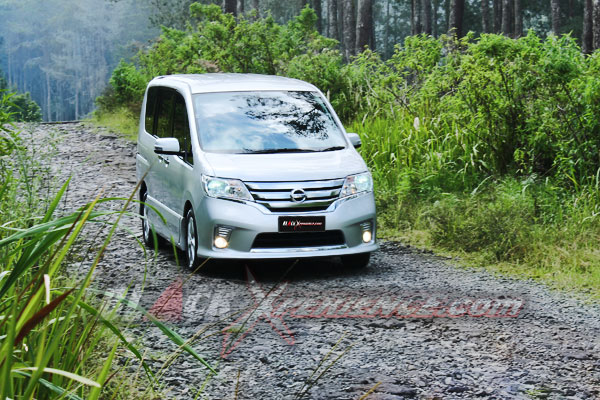 Menikmati Kenyamanan Berkendara Dengan All New Nissan Serena