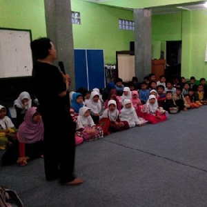 Black Car Community Bandung Kota gelar Car Community Care