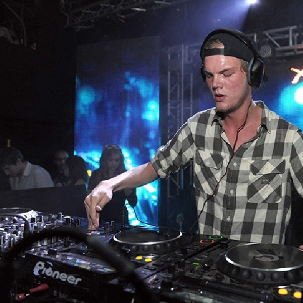 Avicii Hanya Dibayar $4000 Untuk Single 'Wake Me Up' di Spotify  