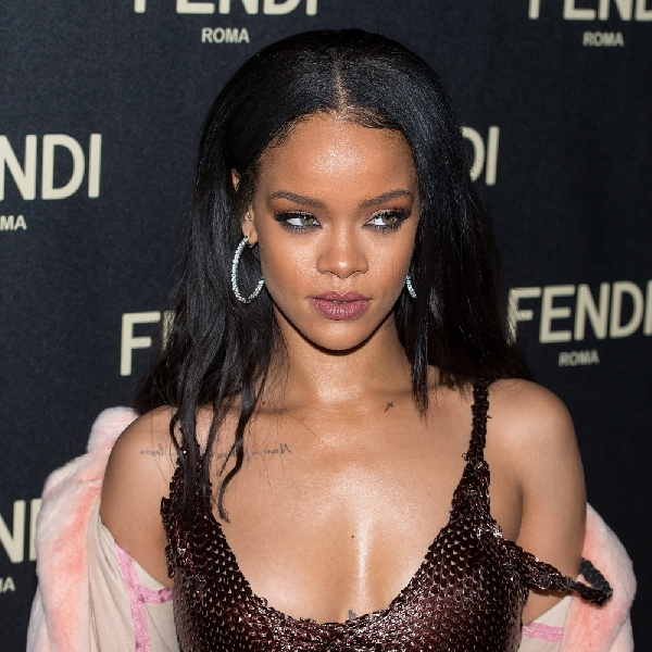 Video Klip Terbaru Rihanna Sajikan Peristiwa Bersejarah