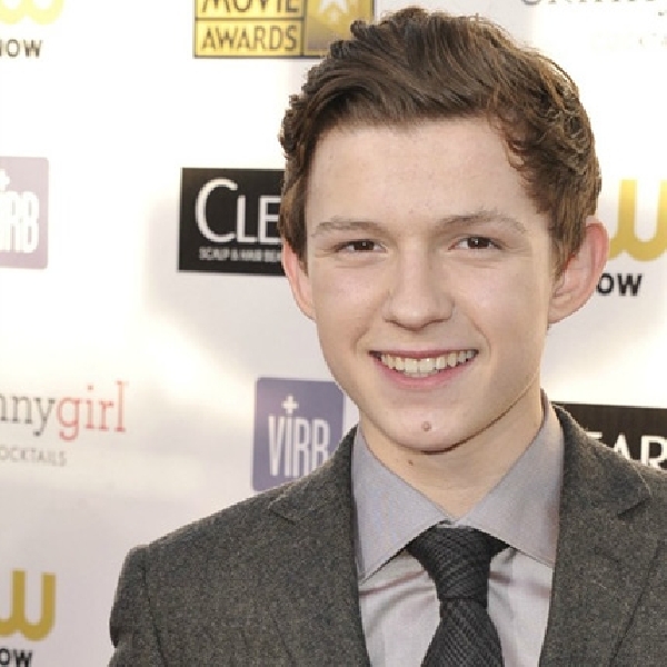 Tom Holland Akan Memerankan Spider-Man