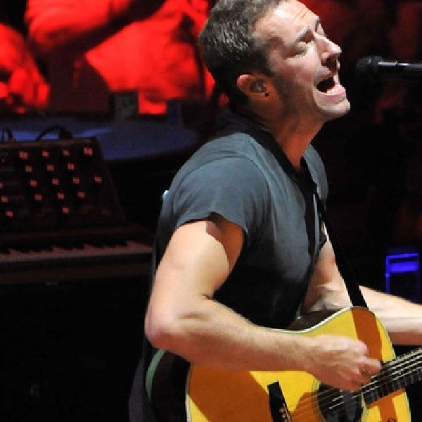 Coldplay Nyanyikan Lagu Baru Ketika Soundcheck di Festival