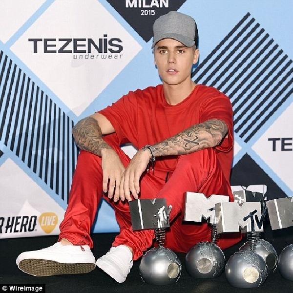 Justin Bieber Sabet 5 Penghargaan MTV Europe Music Award