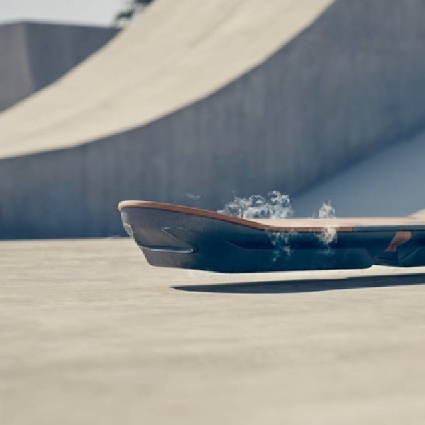 Lexus Kembangkan Papan Skate Melayang Manfaatkan Superkonduktor Nitrogen