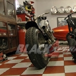Modifikasi Moto Guzzi V7 II Racer Perdana di Dunia Otomotif