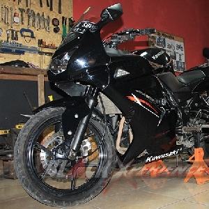 Tampang standar Kawasaki Ninja250
