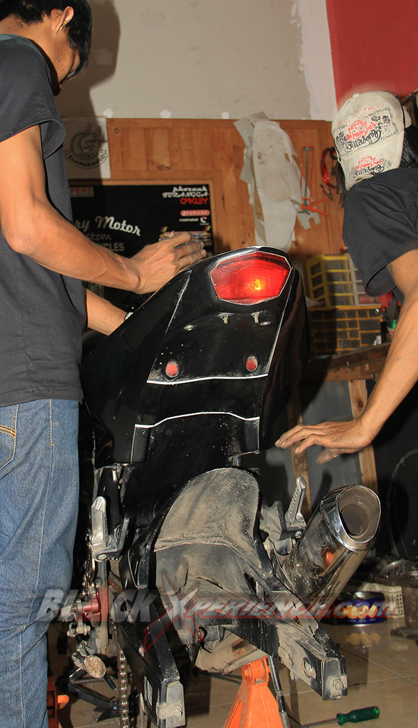 Selesai Bongkar Kawasaki Ninja250 Galeri Motor Bikin 