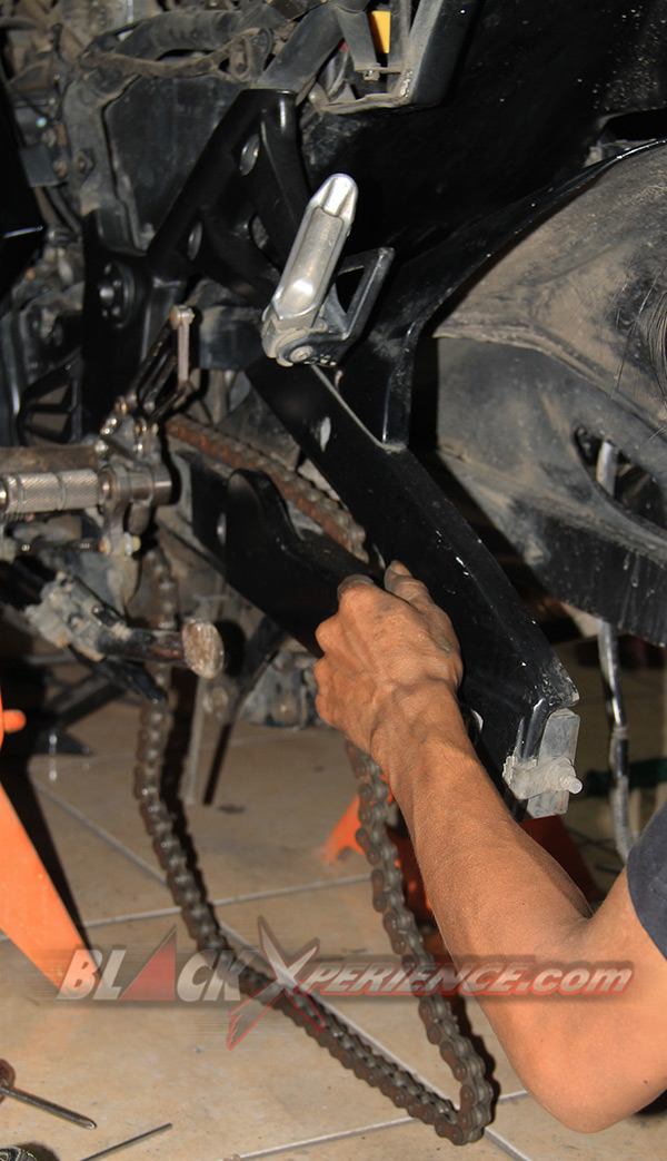 Rantai turut dilepas