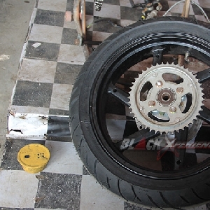 Velg 4,5 inci (belakang)