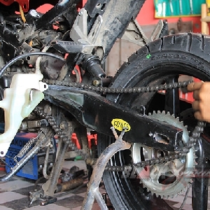 Pasang rantai dan gir