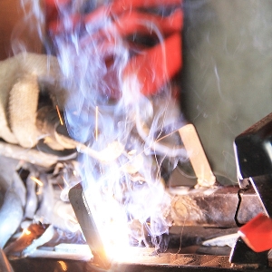 Proses lanjutan pengelasan bracket tangki