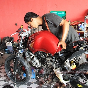 Pemasangan tangki Yamaha Byson