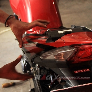 Bodi Honda CS One mulai dipasang sempurna