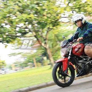 Test ride Honda CS One modified into street figther