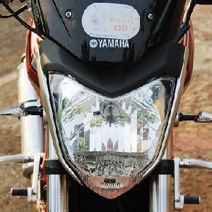 Headlamp milik Yamaha Byson