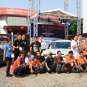 Seluruh tim dan sponsor yang terlibat dalam Live Modz Show Off 2014